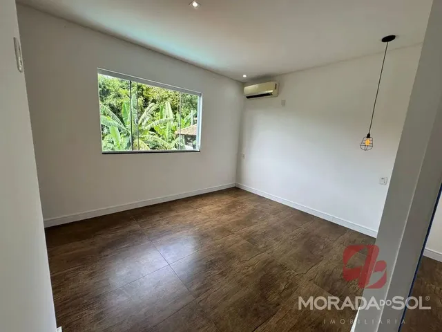 Imagem 2: Sobrado com Piscina para Alugar em Tabuleiro dos Oliveiras, Itapema 2 Suítes