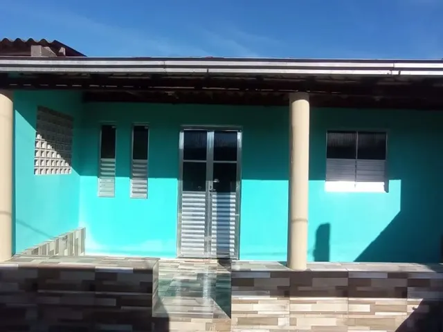 Imagem: Casa com 2 Quartos Ária na Frente e no