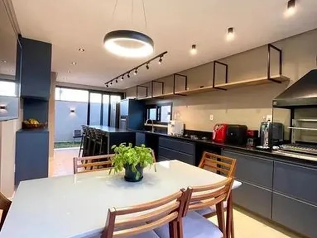 Imagem 8: Duplex de Luxo no Vilage Damha 1, com 4/4 Sendo 3 Suítes Master com Closet