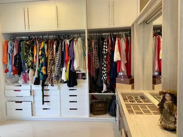 Imagem 8: Casa de Luxo 6-4 Sendo 5 Suítes Closet