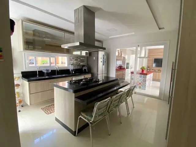 Imagem 5: Casa de Luxo 6-4 Sendo 5 Suítes Closet