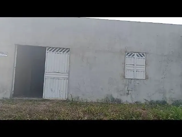 Imagem: A casa possui 2 Dormitórios, 2 Banheiros, 1 Vaga na