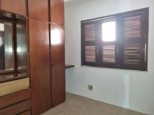 Imagem 16: Casa Duplex com 4 Quartos, 5 Vagas de Garagem na Maraponga
