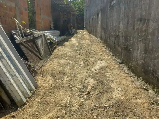 Imagem: Vende - Se Este Terreno Bom para Fazer Casas