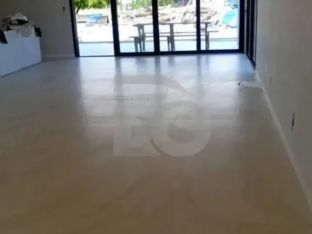 Imagem 5: Condomínio Damha: Casa com Suíte Master, Varanda e Piscina com Deck