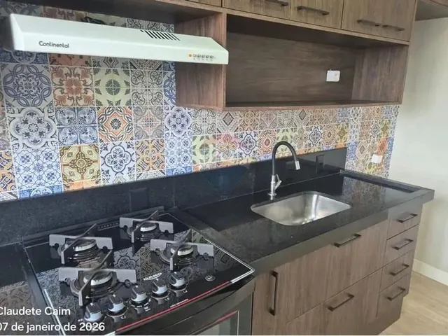 Imagem: O apartamento possui 2 Dormitórios, 1 Banheiro, 1 Vaga na