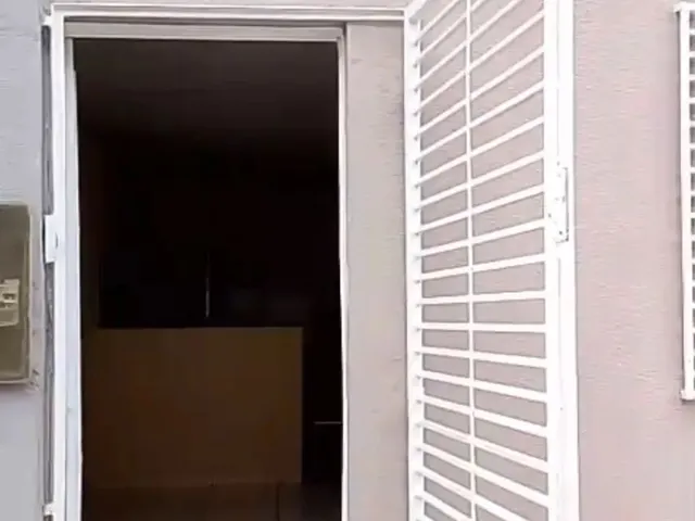 Imagem: Alugo Casa 2 Quartos Sem Garagem Coophamil