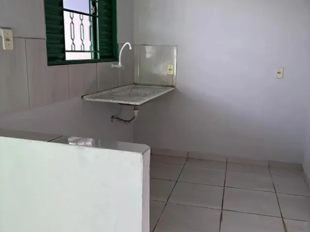 Imagem: Aluga-Se Kitnet - Bairro Despraiado - Cuiabá