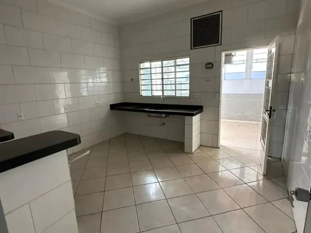 Imagem 4: Casa para Alugar com 4 Quartos 1 Suíte