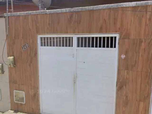 Imagem: A casa possui 2 Dormitórios, 1 Vaga na garagem e está