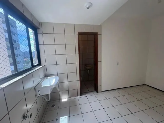 Imagem 10: Apartamento com 100M2, 03 Quartos, Sala com Varanda, Vista Mar, 02 Vagas de Garagem