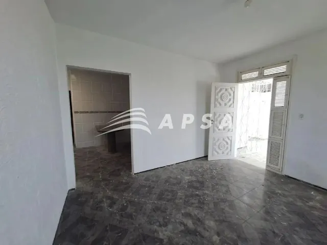 Imagem 8: Excelente Casa com 2 Vagas de Garagem, Varanda, 3 Quartos Sendo 1 Suite , Sala, Cozinha, D
