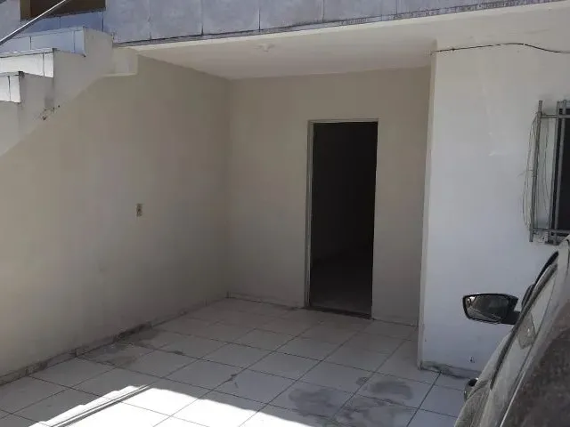 Imagem 1: Alugo Casa com Garagem, 3 Quartos, Próximo Ao Hospital Universitário do Ceará