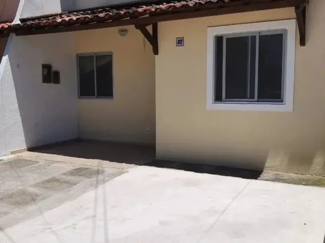 Imagem: A casa possui 2 Dormitórios, 2 Suítes, 3 Banheiros, 2