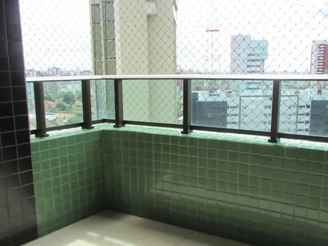 Imagem 7: Excelente Apartamento, Composto de Varanda Gourmet, Ampla Sala de Estar com Rack e Espelho