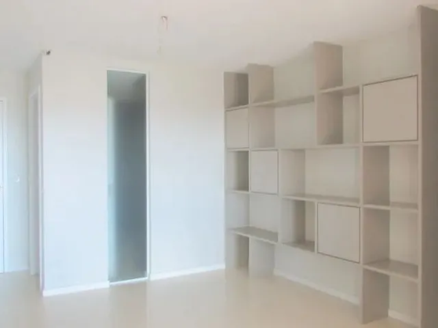 Imagem 3: Excelente Apartamento, Composto de Varanda Gourmet, Ampla Sala de Estar com Rack e Espelho
