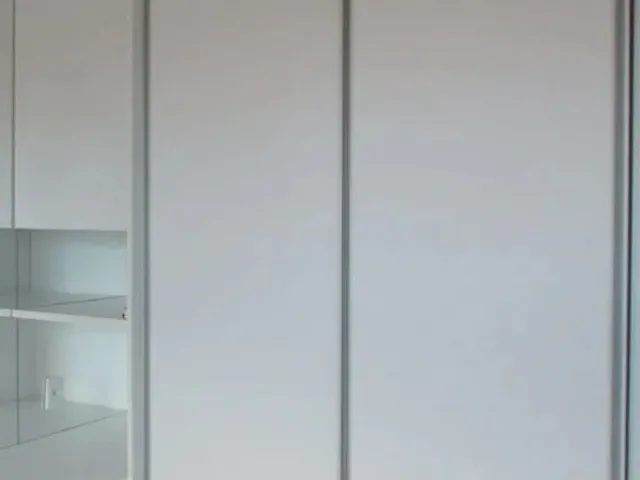 Imagem 10: Excelente Apartamento, Composto de Varanda Gourmet, Ampla Sala de Estar com Rack e Espelho