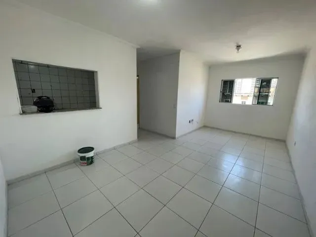 Imagem: O apartamento possui 3 Dormitórios, 1 Banheiro, 1 Vaga na