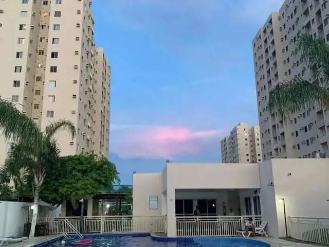 Imagem: O apartamento possui 2 Dormitórios, 1 Suíte, 2 Banheiros,