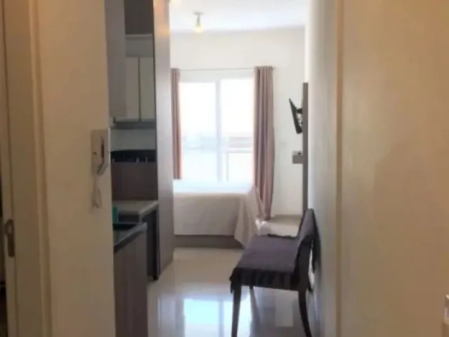 Imagem: O studio possui 1 Dormitório, 1 Banheiro, 1 Vaga na