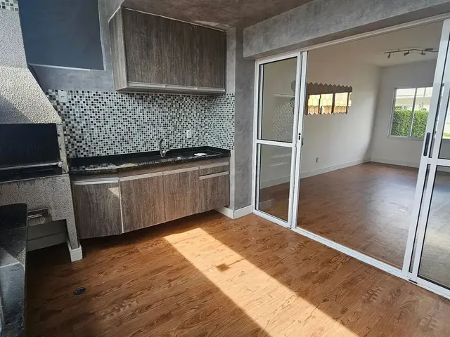 Imagem: Casa de Condomínio para Alugar na Rua Arujá