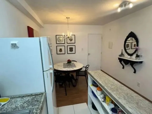 Imagem: O apartamento possui 2 Dormitórios, 1 Banheiro, 1 Vaga na