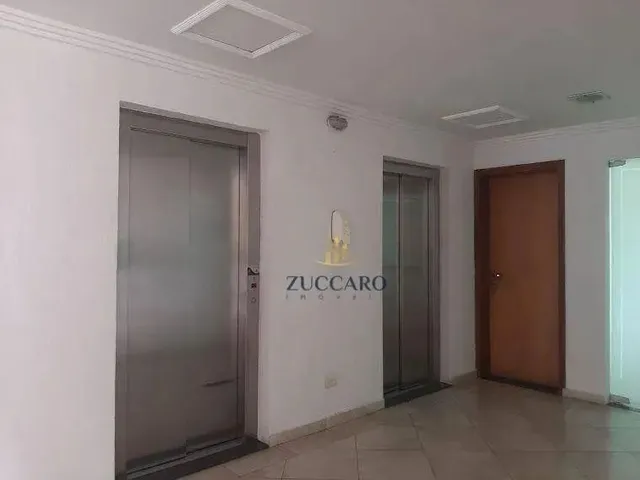 Imagem: O apartamento possui 3 Dormitórios, 1 Suíte, 2 Banheiros,