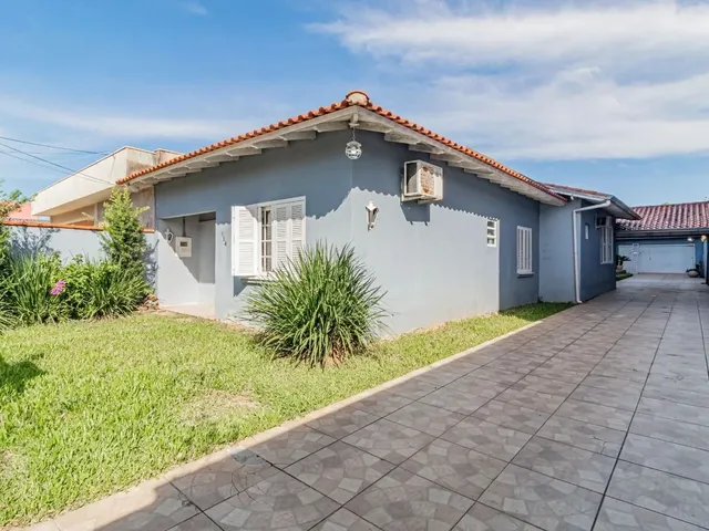 Imagem: Casa Alto Padrão com Piscina e Suíte com