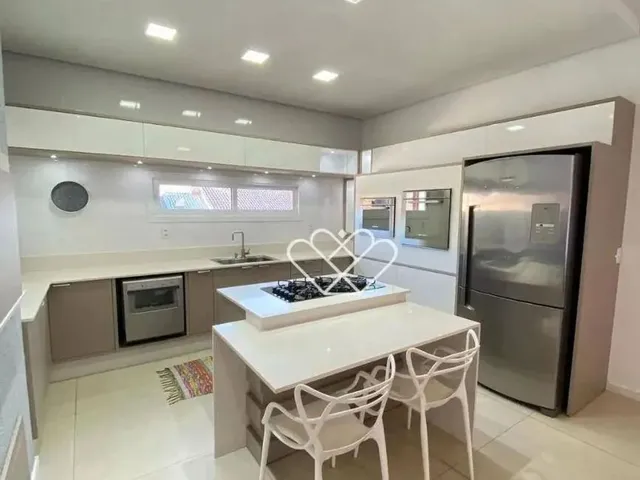 Imagem 2: Casa Nova com Piscina, Área Gourmet e Energia Solar: Conforto e Sustentabilidade em Cada