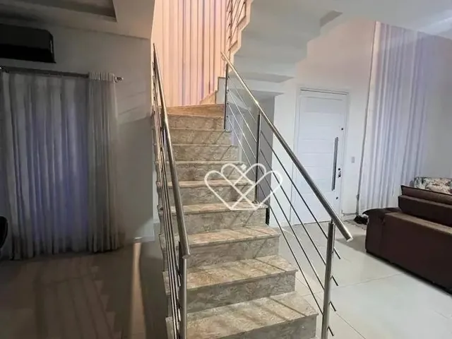 Imagem 5: Casa Nova com Piscina, Área Gourmet e Energia Solar: Conforto e Sustentabilidade em Cada