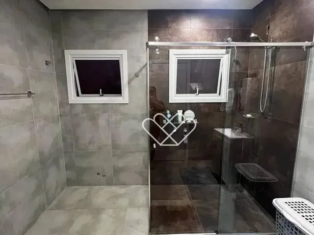 Imagem 10: Casa Nova com Piscina, Área Gourmet e Energia Solar: Conforto e Sustentabilidade em Cada