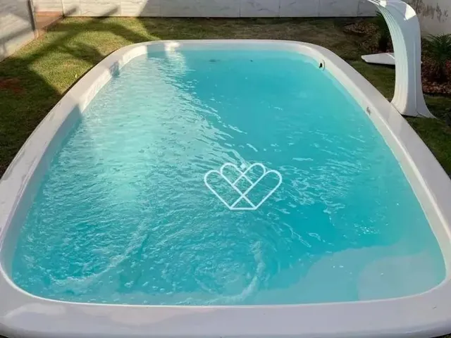 Imagem 7: Casa Nova com Piscina, Área Gourmet e Energia Solar: Conforto e Sustentabilidade em Cada