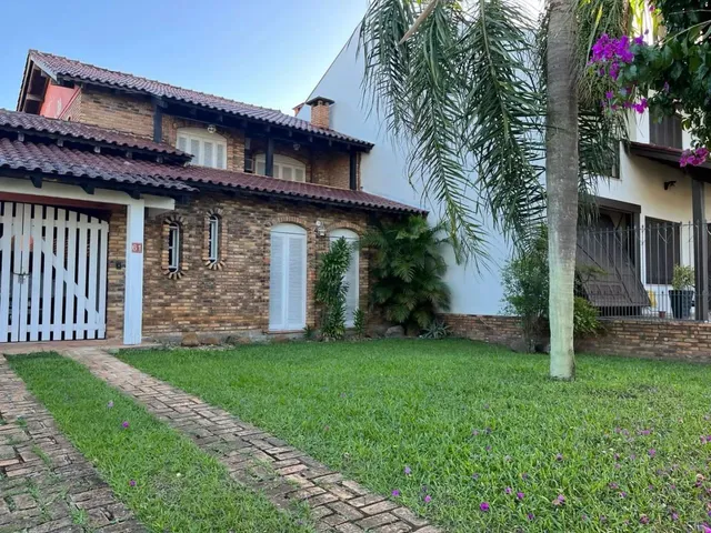 Imagem 1: Casa com Piscina e Amplo Quintal no Centro de Gravataí ? 3 Dormitórios e Suíte
