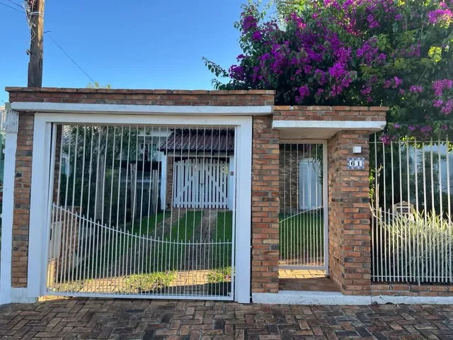 Imagem 9: Casa com Piscina e Amplo Quintal no Centro de Gravataí ? 3 Dormitórios e Suíte