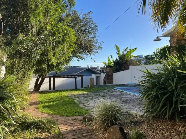 Imagem 7: Casa com Piscina e Amplo Quintal no Centro de Gravataí ? 3 Dormitórios e Suíte
