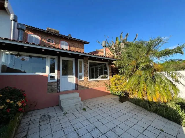Imagem 5: Casa com Piscina e Amplo Quintal no Centro de Gravataí ? 3 Dormitórios e Suíte