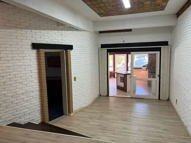 Imagem 8: Casa com Piscina e Amplo Quintal no Centro de Gravataí ? 3 Dormitórios e Suíte