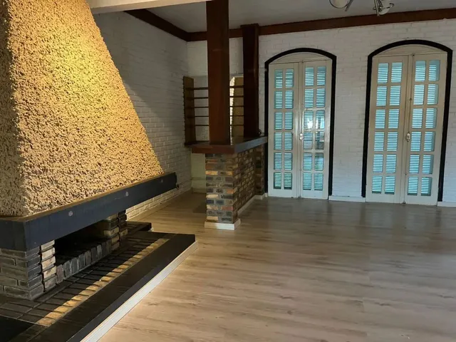 Imagem 4: Casa com Piscina e Amplo Quintal no Centro de Gravataí ? 3 Dormitórios e Suíte