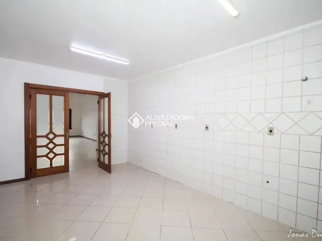 Imagem 3: Aluga Sobrado 4 Quartos, Sendo 01 Suíte com Closet e Sacada