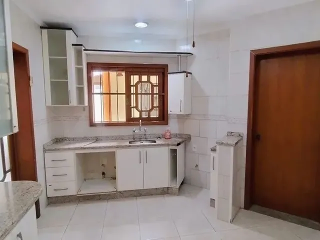 Imagem 2: Casa com 290M² e 4 Quartos no Baiirro Moinhos de Vento para Locação em Canoas/Rs