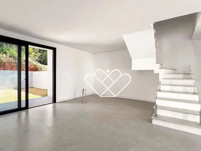 Imagem 4: Apartamento Amplo com 3 Dormitórios e Suíte em Localização Privilegiada Conforto E