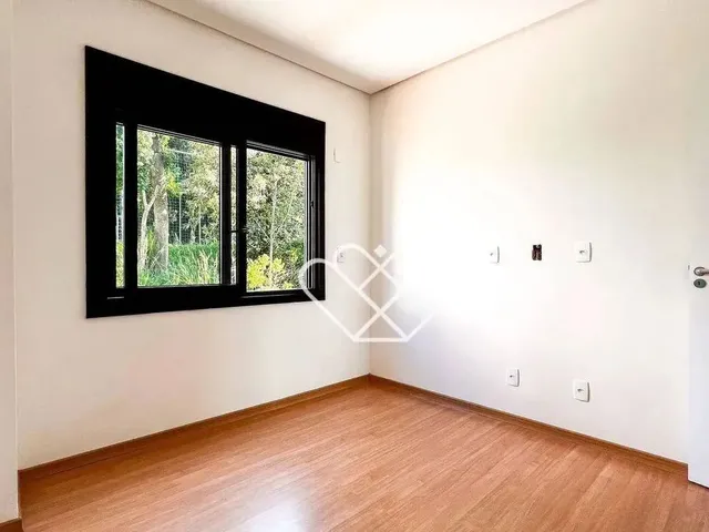 Imagem 10: Apartamento Amplo com 3 Dormitórios e Suíte em Localização Privilegiada Conforto E