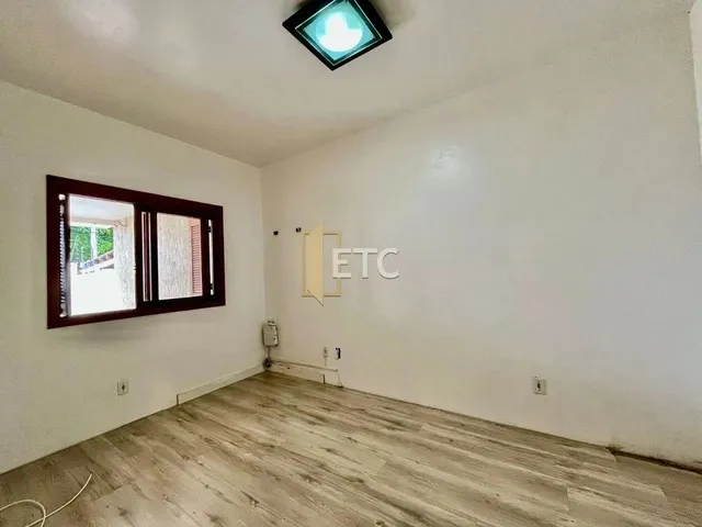 Imagem 2: Casa Térrea Semimobiliada com Piscina