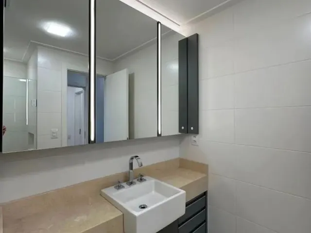Imagem 15: Apartamento com 3 Dormitórios para Alugar, 140 M² por R$ 21.890,54/Mês - Agronômica