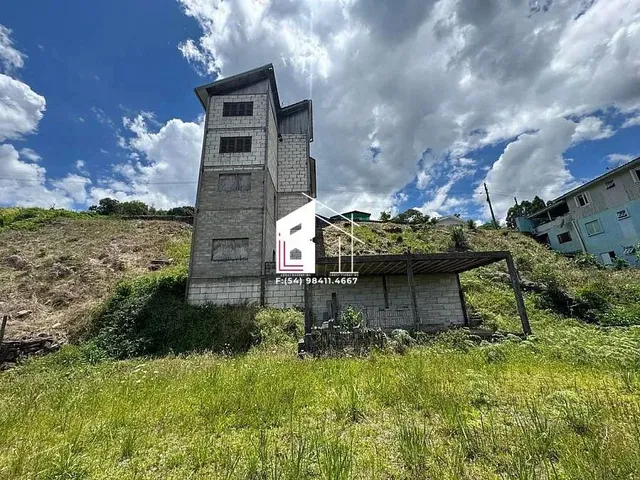 Imagem: Casa a Venda com Dois Terrenos em Flores