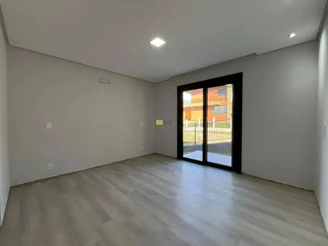 Imagem 9: Casa Nova de 4 Quartos Á Venda em Gramado