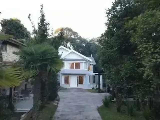 Imagem: Casa com 4 Dormitórios À Venda, 300 M²