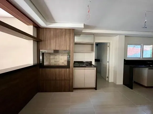 Imagem 2: Apartamento Alto Padrão À Venda em Gramado - Semi-Mobiliado - Abaixo do Preço De