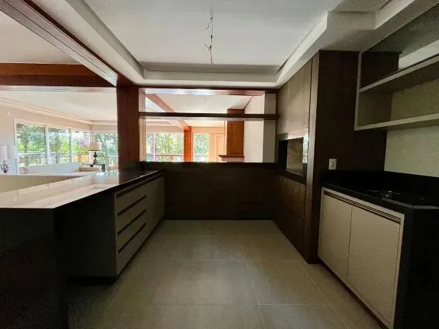 Imagem 15: Apartamento Alto Padrão À Venda em Gramado - Semi-Mobiliado - Abaixo do Preço De