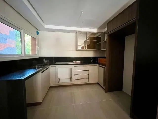 Imagem 14: Apartamento Alto Padrão À Venda em Gramado - Semi-Mobiliado - Abaixo do Preço De